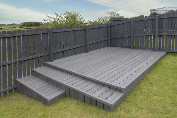 Cost of Vinyl Deck Construction in Nashua